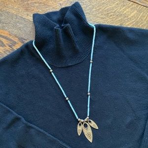 Necklace, Lucky brand, turquoise & brass look, lays mid-chest, lightweight